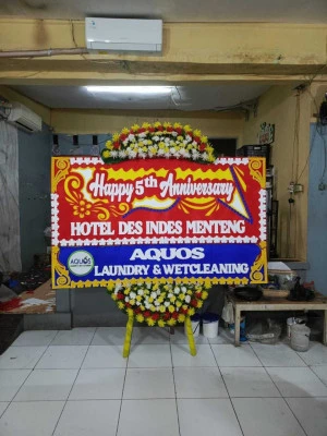 Papan Bunga di Pantai Mutiara