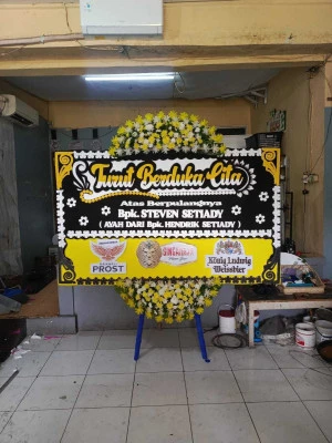 Papan Bunga di Pantai Mutiara