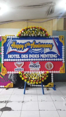 Papan Bunga di Pantai Mutiara